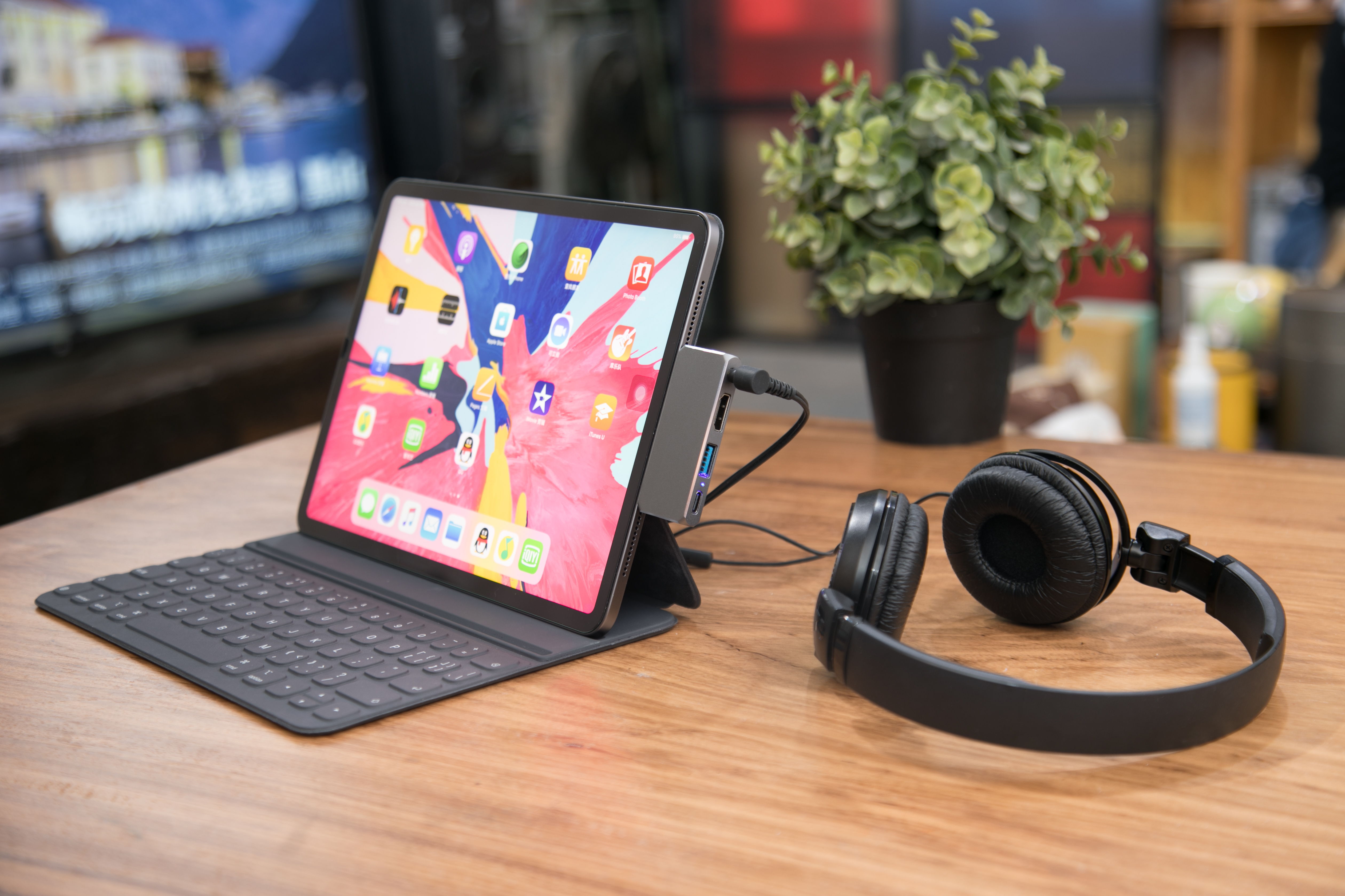 5 合 1 USB C HUB type c 插頭轉 HDMI 4K30HZ+PD 60W+Type C 數據+3.5mm 音頻/麥克風 +USB A 3.0 5 端口筆記本電腦擴展塢